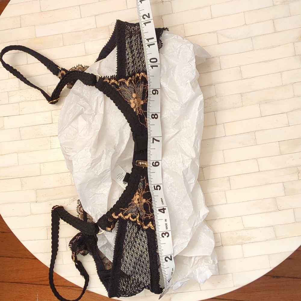 Chantelle Embroidered Lace Black Nude Bra 34B Like New! Unlined Sheer - Picture 7 of 8